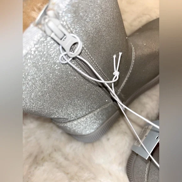 CAT & JACK Silver Glitter Bling Fur Lined Girls Boots NWTs -DIFFERENT SIZES - Picture 4 of 13